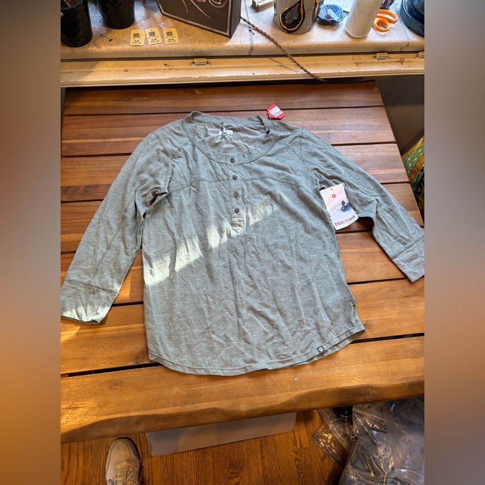 NWT Marmot Women's Kerr 3/4 Sleeve Top Green Size M
